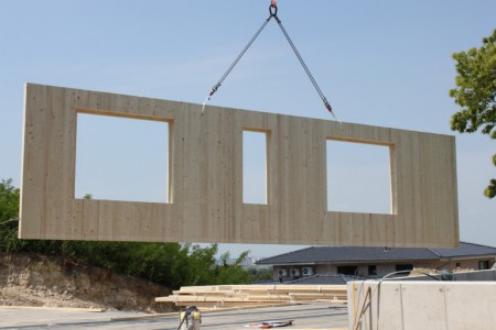 Montáž CLT skeletu, rodinná vila v Záhorskej Bystrici